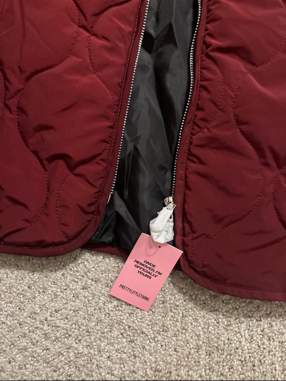 PrettyLittleThing Quilted Bomber Jacket in Burgundy - Picture 4 of 7